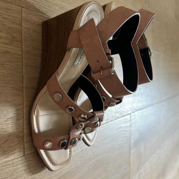 Balenciaga leather studded sandals - Picture 3 of 10